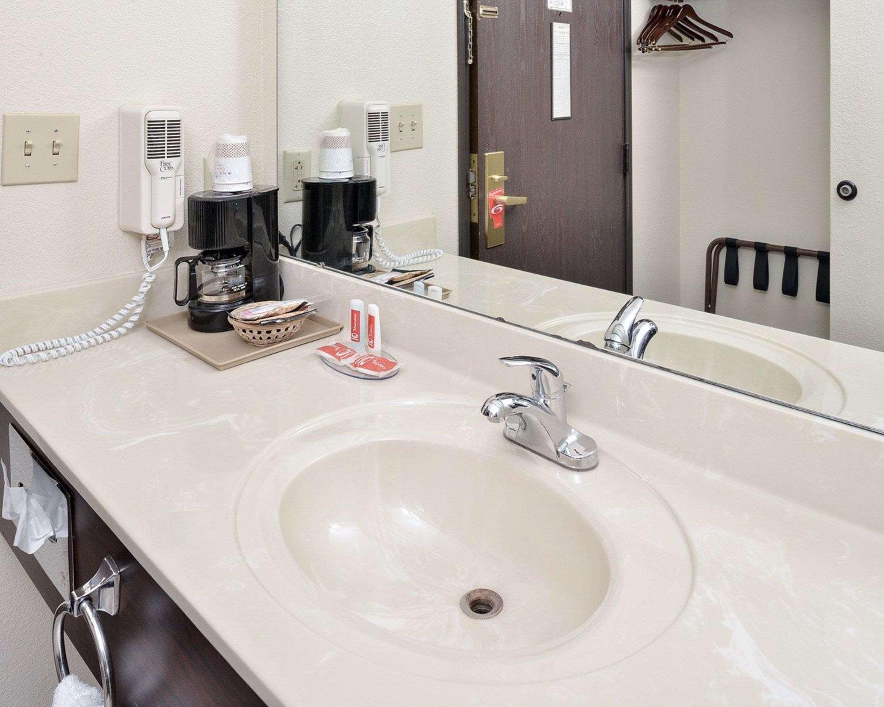 Econo Lodge Inn&Suites Shelbyville Esterno foto