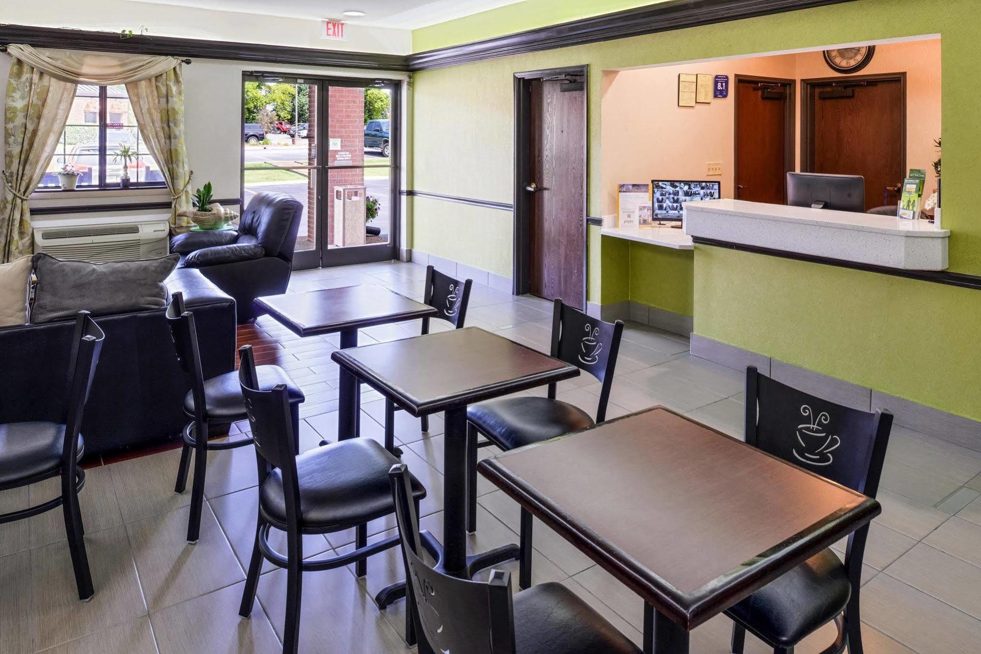 Econo Lodge Inn&Suites Shelbyville Esterno foto